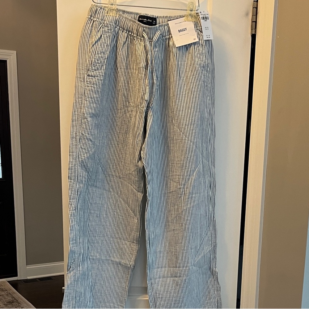 Abercrombie & Fitch Striped Baggy Pants
